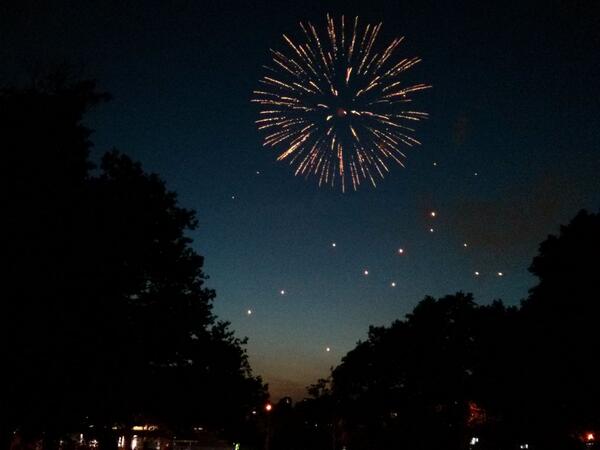 center-fireworks-astoria-park-june-2014