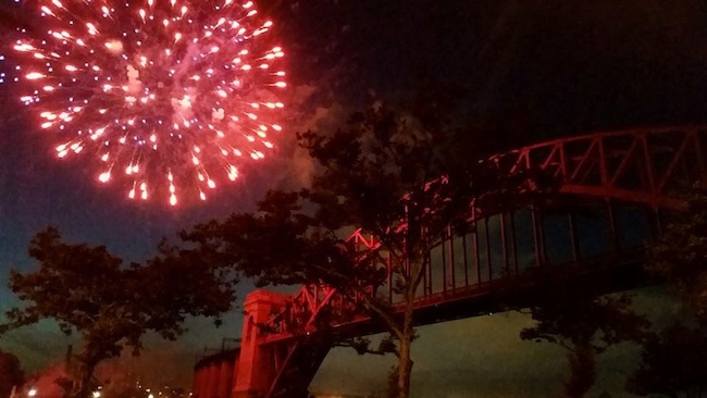 more-red-over-hellgate-fireworks-astoria-park-june-2014