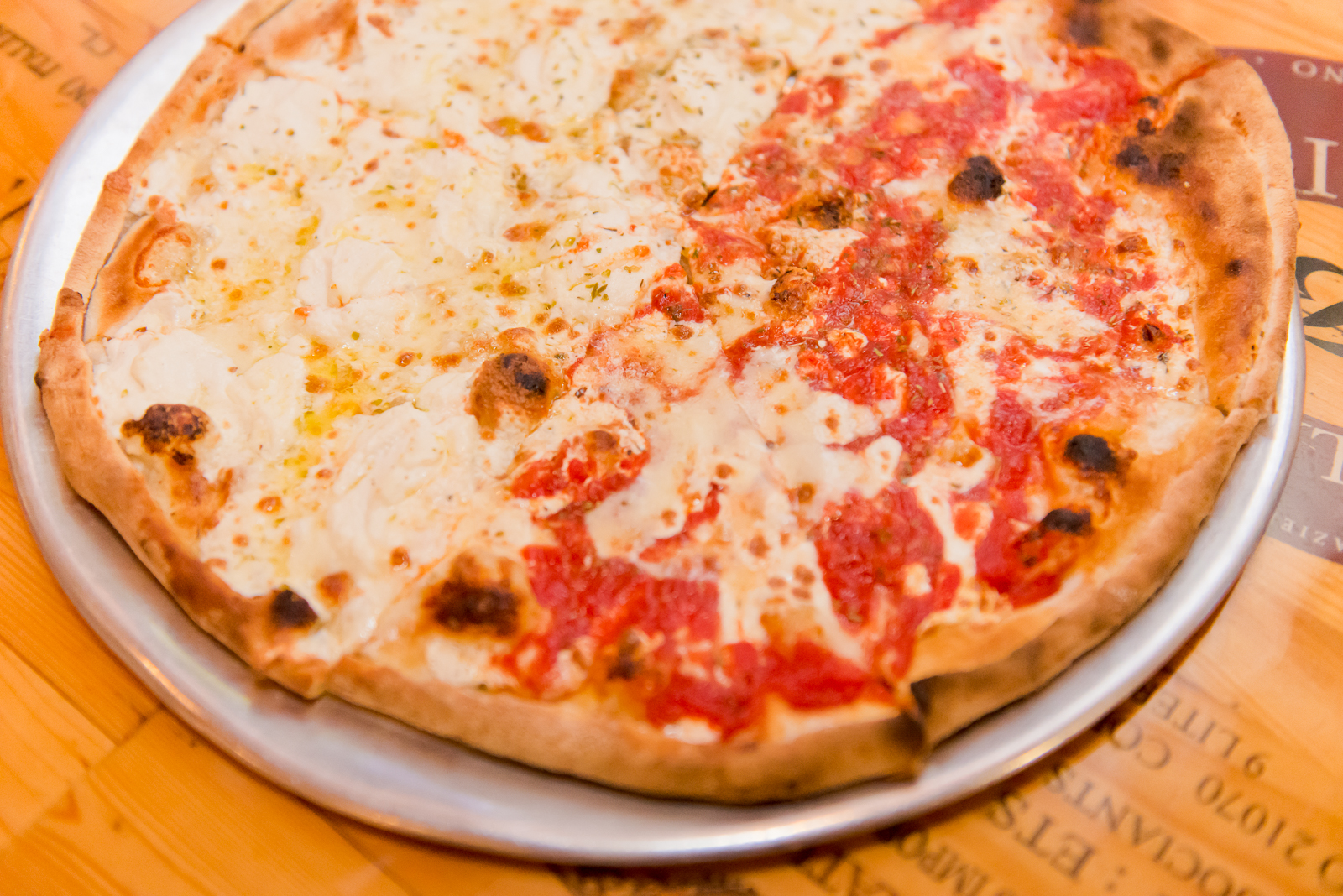 sac's-place-coal-oven-pizza-italian-restaurant-astoria-queens-white-pie