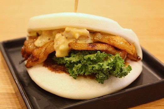 pork-bun-shuya-cafe-de-ramen-astoria-queens